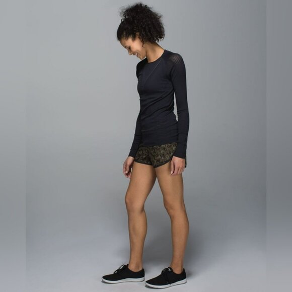 Lululemon Run Speed Short Mystic Jungle Fatigue Camo Green Black Stretch Size 6 - Picture 3 of 16